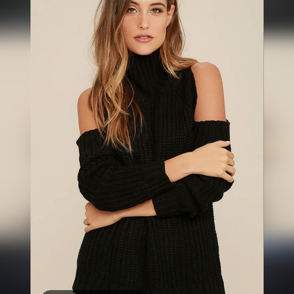 Lulu’s Womens sweater Large Medium Black Knit Cold Shoulder Turtleneck Slouchy - Picture 1 of 11